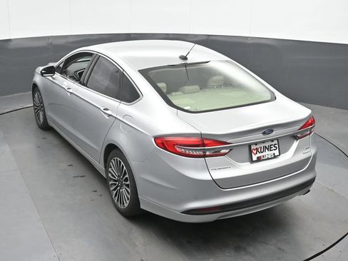 Used 2018 Ford Fusion SE w/ Fusion SE Technology Package FWD image 28