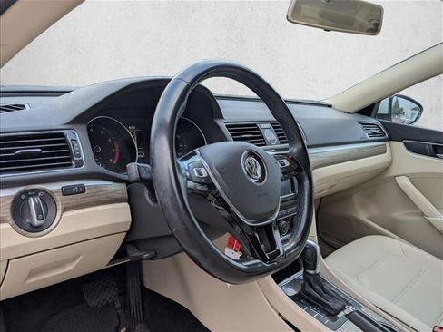 Used 2016 Volkswagen Passat 1.8T SE image 10