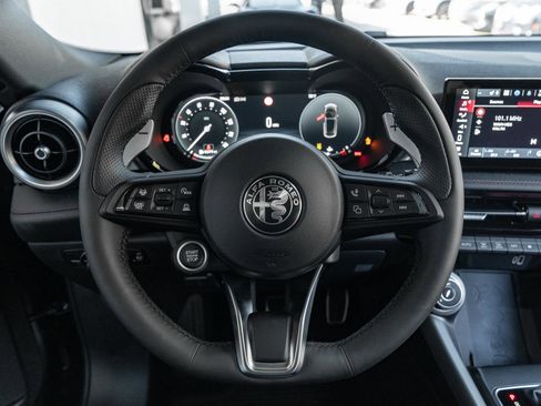 New 2026 Alfa Romeo Tonale Veloce w/ Quick Order Package 23H Volce AWD/4WD image 12