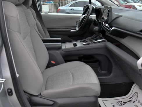 Used 2023 Toyota Sienna LE image 47