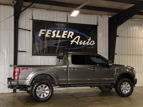 Used 2017 Ford F250 Platinum w/ Platinum Ultimate Package AWD/4WD image 1