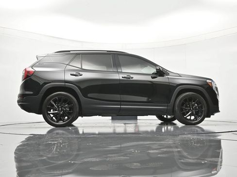 Used 2023 GMC Terrain SLT w/ Tech Package FWD image 40