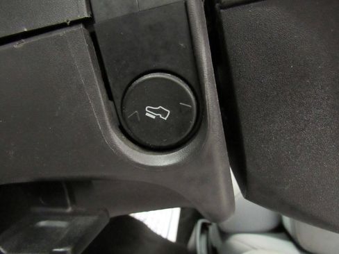 Used 2013 Ford F150 XLT w/ XLT Chrome Pkg image 35