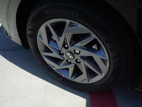 New 2025 Hyundai Elantra Blue image 10