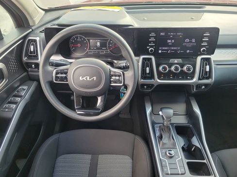 Used 2022 Kia Sorento LX image 20