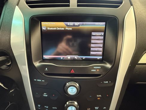 Used 2015 Ford Explorer XLT w/ Equipment Group 202B image 29