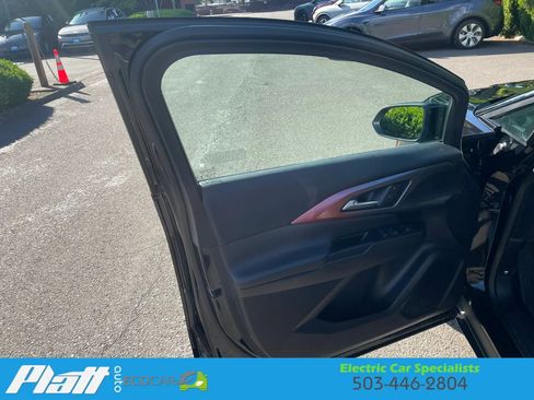 Used 2024 Chevrolet Equinox EV RS FWD image 22