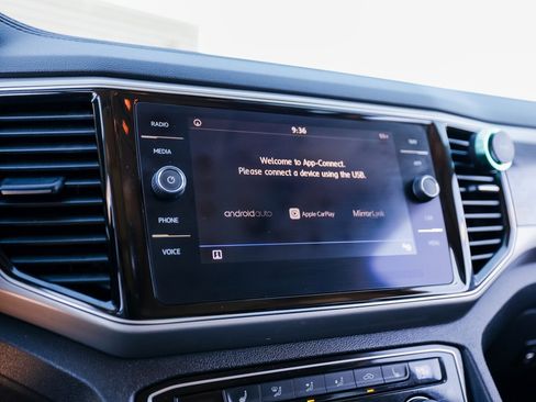 Used 2019 Volkswagen Atlas SEL R-Line image 18