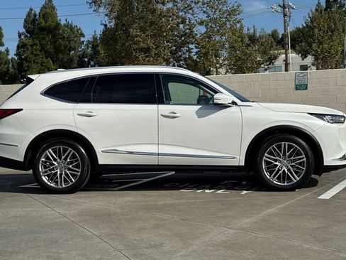 Used 2023 Acura MDX SH-AWD w/ Advance Package image 6