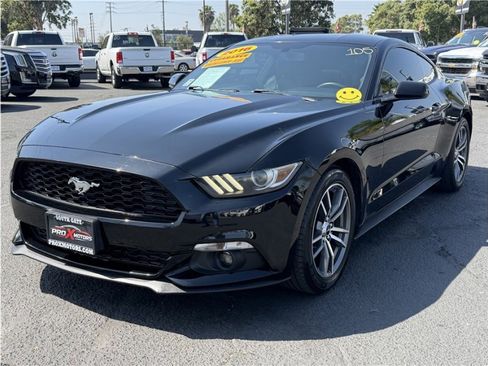 Used 2016 Ford Mustang Coupe image 3