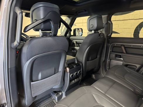 Used 2024 Land Rover Defender 110 X AWD/4WD image 37