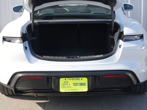 Used 2023 Porsche Taycan 4S w/ Premium Package image 10