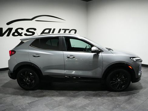 Used 2024 Buick Encore GX Sport Touring image 5