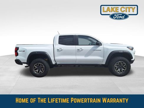 Used 2025 Chevrolet Colorado ZR2 AWD/4WD image 9