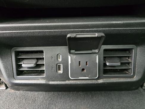 Used 2022 GMC Sierra 1500 Elevation image 34