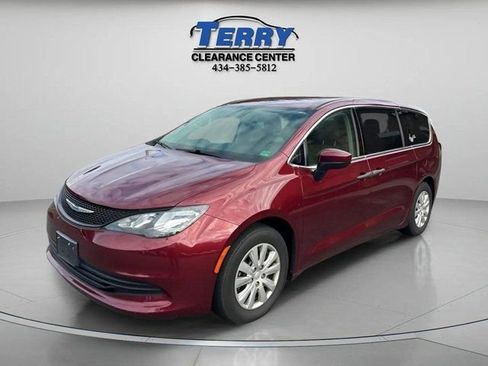 Used 2018 Chrysler Pacifica L image 3