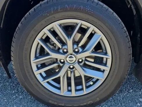 Used 2021 Nissan Rogue S FWD image 39