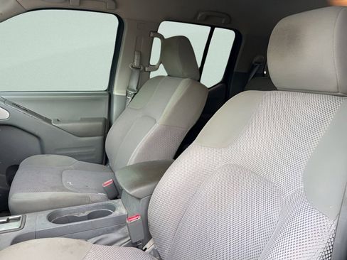 Used 2019 Nissan Frontier SV image 18