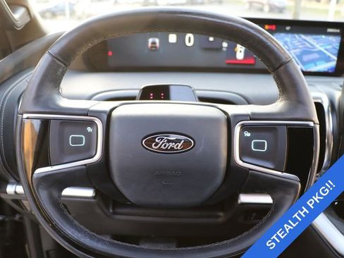 Used 2025 Ford Expedition Platinum w/ Stealth Appearance Package image 24