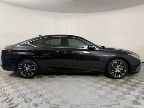 Used 2025 Lexus ES 350 w/ Premium Package FWD image 11