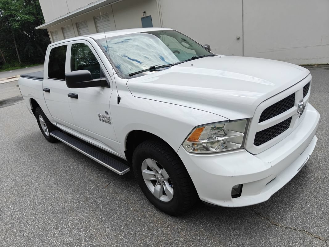 Used 2018 RAM 1500 Express AWD/4WD image 32