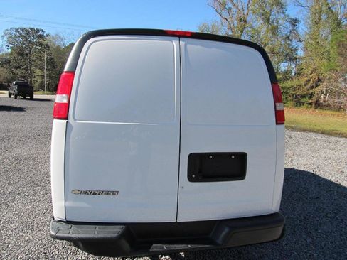 Used 2021 Chevrolet Express 2500 w/ Driver Convenience Package image 5
