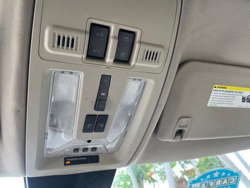 Used 2010 Cadillac SRX Luxury image 62