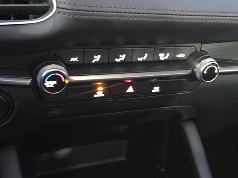 Used 2025 MAZDA MAZDA3 s image 17