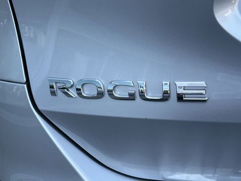 Used 2016 Nissan Rogue S image 9
