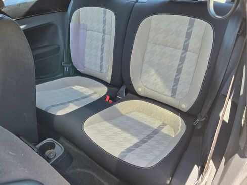 Used 2018 Volkswagen Beetle 2.0T Coast FWD image 12