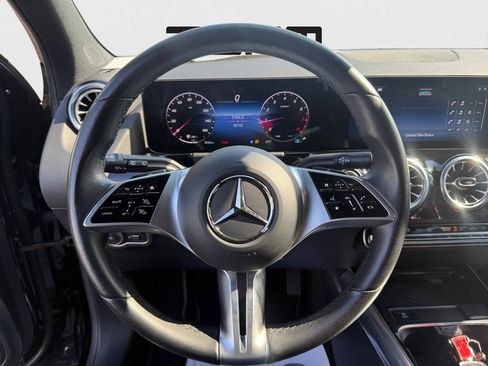 Used 2025 Mercedes-Benz GLA 250 4MATIC image 16