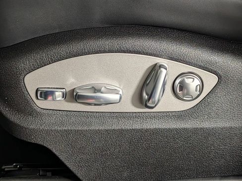 New 2026 Porsche Macan image 30