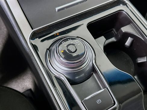 Used 2019 Ford Edge SEL image 24