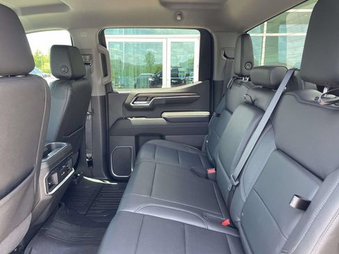Used 2022 GMC Sierra 1500 SLT w/ SLT Convenience Package AWD/4WD image 11