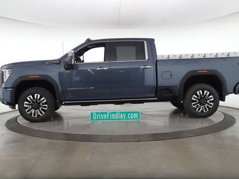 Used 2026 GMC Sierra 2500 Denali Ultimate w/ LPO, GMC Protection Package AWD/4WD image 9
