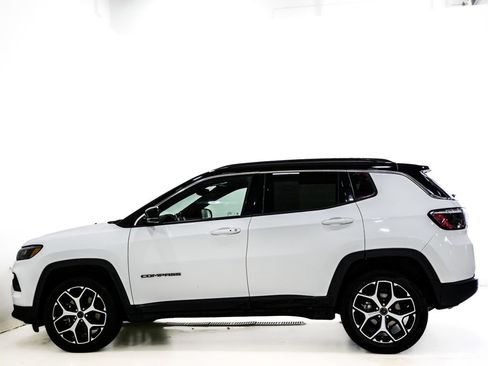 Used 2025 Jeep Compass Limited AWD/4WD image 5