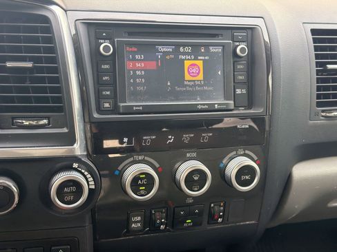 Used 2019 Toyota Sequoia Platinum AWD/4WD image 24
