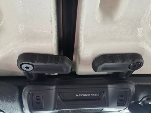 Used 2024 Jeep Wrangler Unlimited Sport AWD/4WD image 18