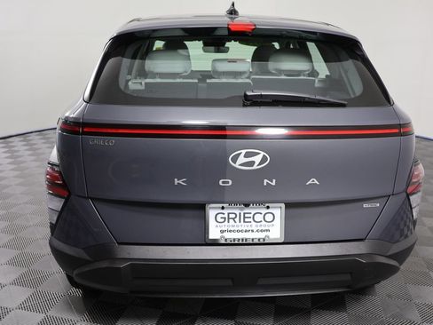 Used 2024 Hyundai Kona SE AWD/4WD image 7