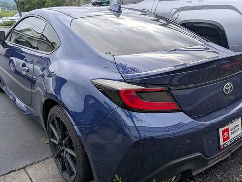 Used 2025 Toyota GR86 Premium w/ ALL Weather Mat Package (TMS) RWD image 3