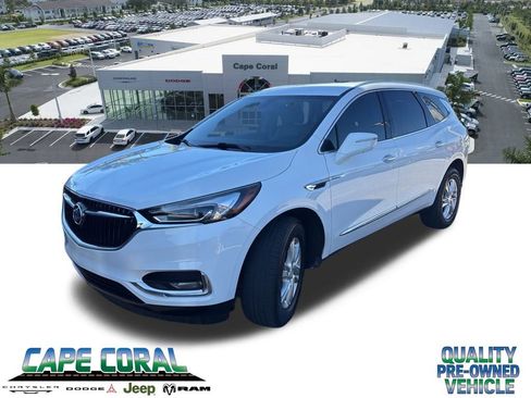 Used 2018 Buick Enclave Essence image 1