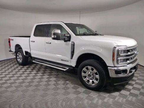 Used 2023 Ford F250 Lariat w/ Chrome Package AWD/4WD image 3
