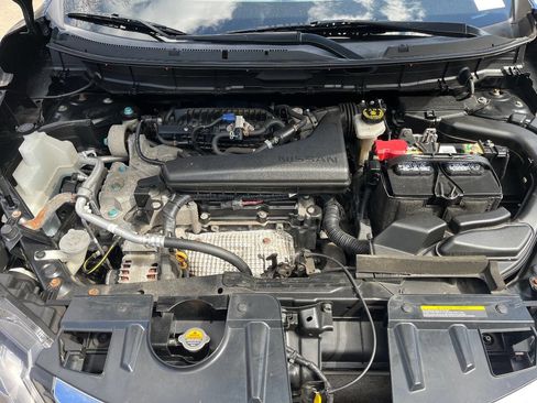 Used 2020 Nissan Rogue SV image 8