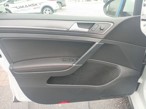 Used 2018 Volkswagen GTI SE w/ SE Leather Package image 12