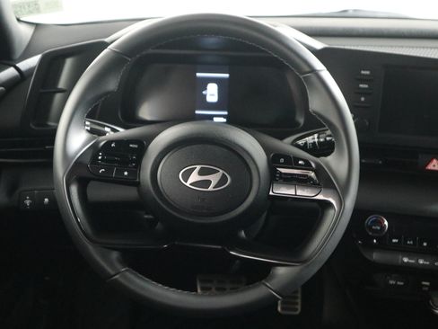 Used 2025 Hyundai Elantra Sport FWD image 16