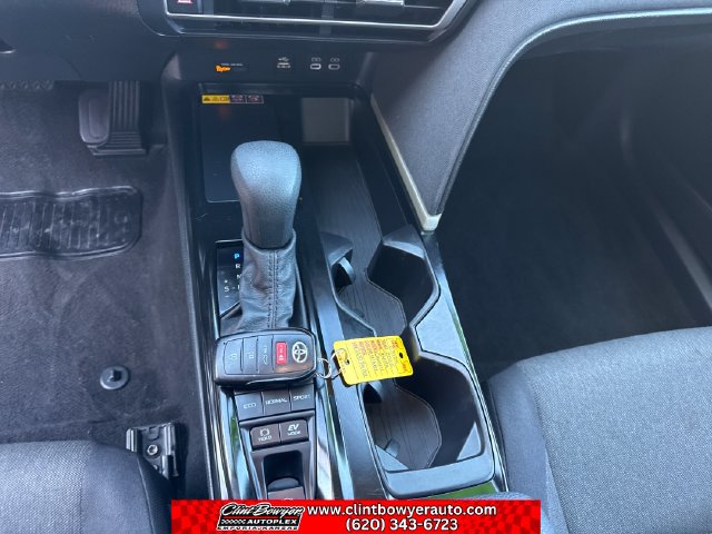 Used 2025 Toyota Camry LE FWD image 24