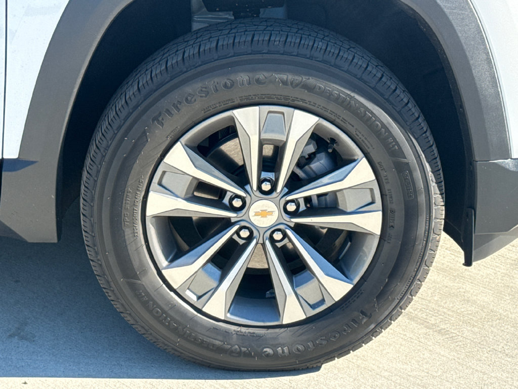 Used 2026 Chevrolet Equinox LT FWD image 11