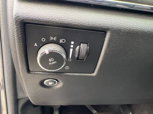 Used 2017 Jeep Grand Cherokee Limited w/ Luxury Group II image 14