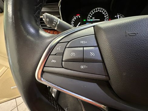 Used 2018 Cadillac XT5 Luxury w/ Driver Awareness Package AWD/4WD image 27