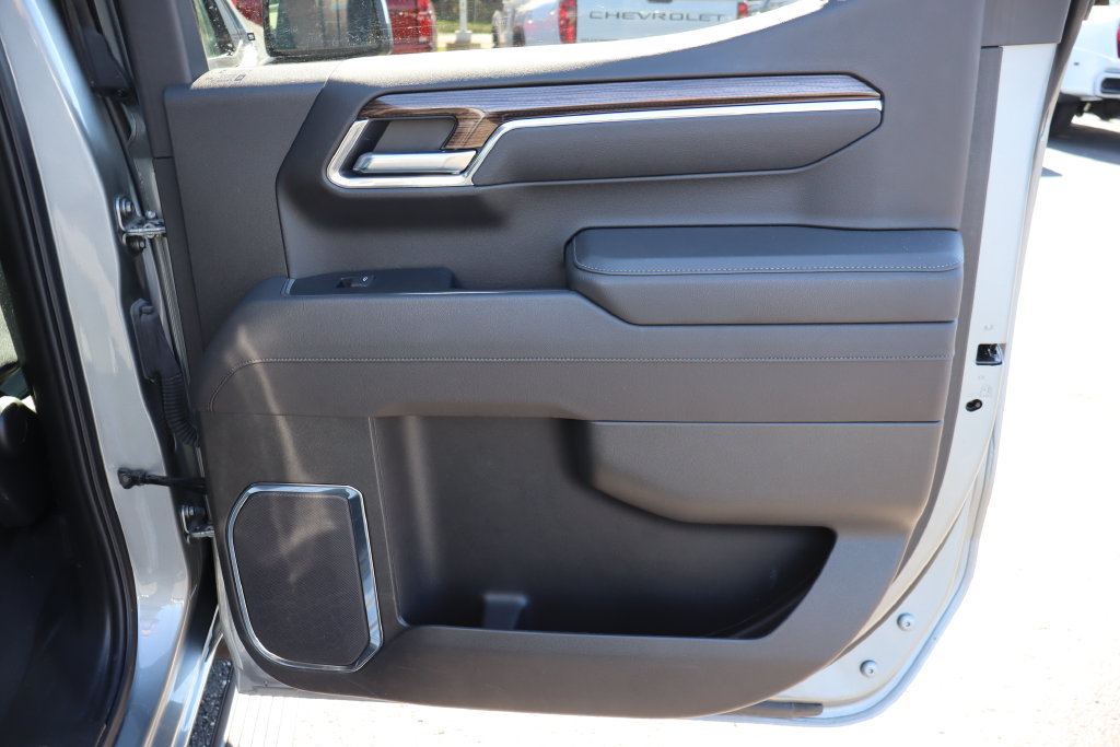 Used 2025 Chevrolet Silverado 1500 LT AWD/4WD image 21